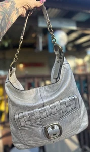 Coach Metallic Silber Leder Schultertasche mit Messingschnalle Handtasche & Staubbeutel - Bild 1 von 18