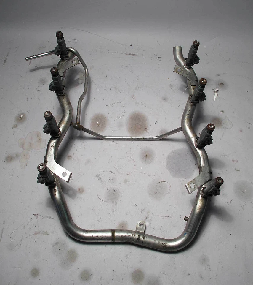 BMW E39 serie 5 540i V8 4,4 L riel de combustible e inyectores 1999-2003 usado OEM Foto 1 de 3