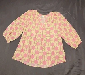 Crown & Ivy Women’s Medium 3/4 Sleeve V-Neck Pullover Pink With Green Elephants - Picture 1 of 9