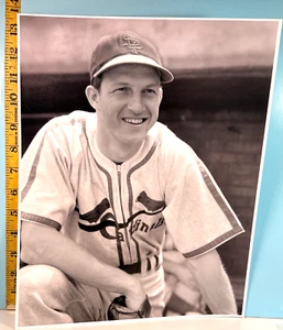 🔥 1950's Stan Musial St. Louis Cardinals Near Dugout Type 2 Photograph🔥 - Picture 1 of 2