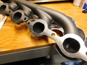 GM Exhaust Manifolds 1999-2020 # 12616285 / # 12677665 Brand New ,bolts, gaskets - Picture 1 of 24