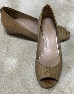 STEWART WEITZMAN camel imbossed low heel 6.5N - Picture 1 of 5