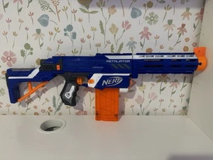 Nerf N Strike Elite Retaliator mit Aufsätzen - Bild 1 von 8