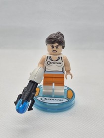 LEGO Dimensions: Chell Minifigure with Portal Gun and stand  (Set 71203) 