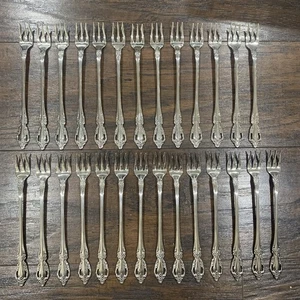 Oneida Raphael 27 COCKTAIL FORKS Distinction Deluxe Flatware Lot Hors D’oeuvre ￼ - Picture 1 of 6
