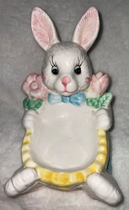 Vtg Painted Anthropomorphic Bunny Ceramic Soap Dish Kitschy Sponge G30 - Picture 1 of 7