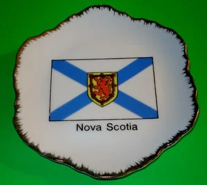VINTAGE PORCELAIN PLATE CANADA NOVA SCOTIA FLAG 5 5/8 INCHES HEXAGONAL GOLD TRIM - Picture 1 of 7