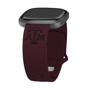 Correa de reloj de silicona grabada Texas A&M Aggies para FitBit Versa y Sense - Imagen 1 de 16