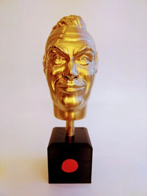 BRAND NEW personalised Task Master trophy replica — 第 1/4 张图片