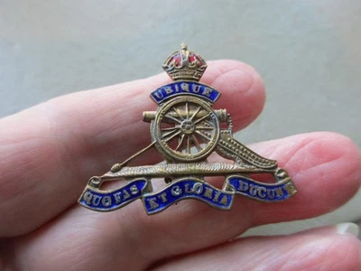 ANTIQUE VINTAGE EDWARDIAN ROYAL ARTILLERY GOLD TONE ARMY BADGE SWEETHEART BROOCH - Image 1 of 4