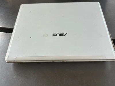 Asus U5F Laptop -Defekt - Ohne Netzteil/Kabel Festplatte - Bild 1 von 4