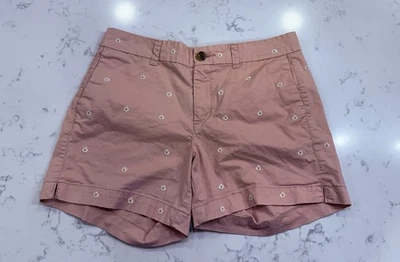 Old Navy Everyday Short Pink w/ Embroidered Daisy Mid-Rise Women’s Size 4 - Image 1 of 4