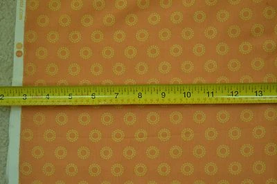 20" Largo x 44", Círculos Dorados sobre Edredón Naranja Algodón, Wilmington/Valencia, M6905 Foto 1 de 4