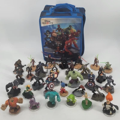 Lote de 32 bonecos colecionáveis Disney Infinity com Marvel Star Wars Pixar e Disney - Imagem 1 de 4