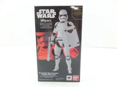 Figure S.H.Figuarts First Order Stormtrooper Shield Baton StarWars Force Awakens - Image 1 of 4