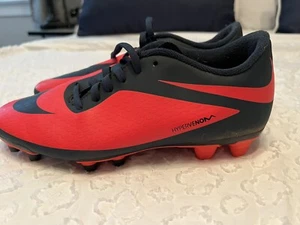 nike hypervenom soccer cleats Size 8 Women’s - Picture 1 of 8