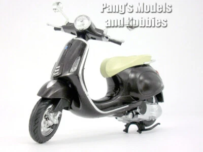 Vespa Primavera 1/12 Scale Die-cast Metal Model by NewRay - Brown - Image 1 of 4