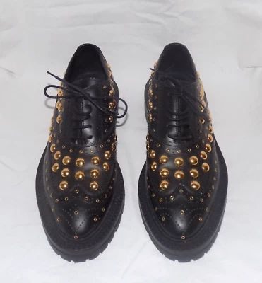 Sapato Oxford Burberry Couro Preto cravejado detalhe de ilhós Brogue com Cadarço 39 EUR - Imagem 1 de 4