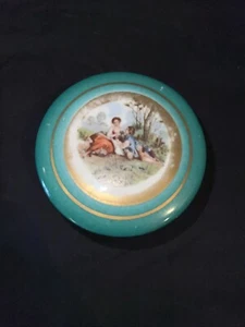 Limoges Porzellan Schmuckschatulle grün 2 Teile auf 3 Beinen Made in France, - Bild 1 von 2