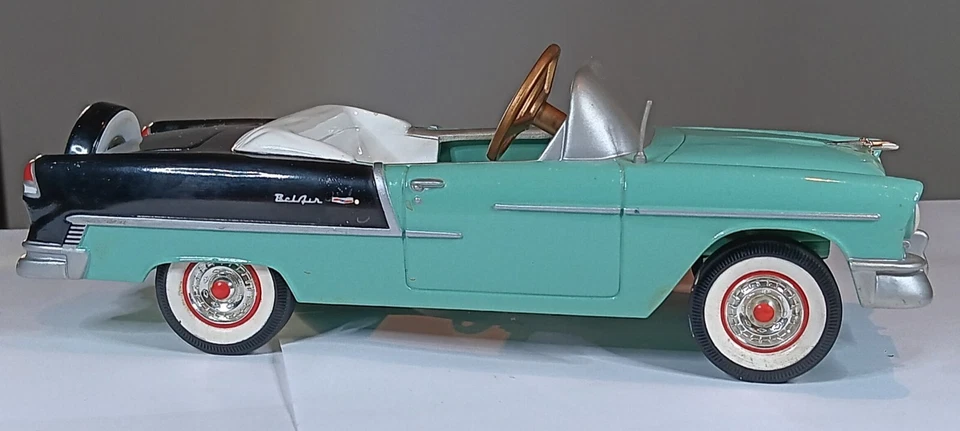 Gearbox - Chevy Bel Air 1:18 Pedal Car Model -  aqua blue Black white — 第 1/4 张图片