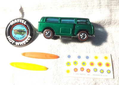 风火轮 Redline EXC. 状况! 大众 1969 海滩炸弹绿色带花卉贴纸和别针 — 第 1/4 张图片