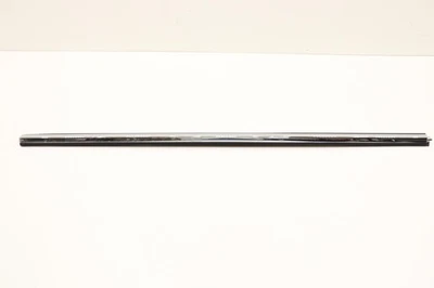 LEXUS LS500 2018-2025 PUERTA DELANTERA IZQUIERDA VENTANA CINTURÓN RESISTENTE MOLDURA OEM Foto 1 de 4