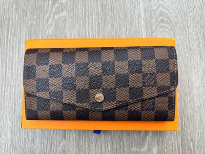 Cartera Louis Vuitton Sarah Damier Level Foto 1 de 4