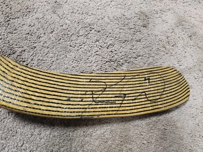 KEITH TKACHUK 98'99 Signed Phoenix Coyotes NHL Game Used Hockey Stick - Image 1 of 4
