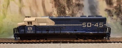 Atlas N Scale 2142, EMD SD45 - Electro Motive Diesel #4353: USED RUNS @@ - Image 1 of 4