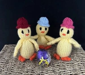 Hand Knitted Easter Chick Cream Egg Cover Or Similar - Picture 1 of 1
