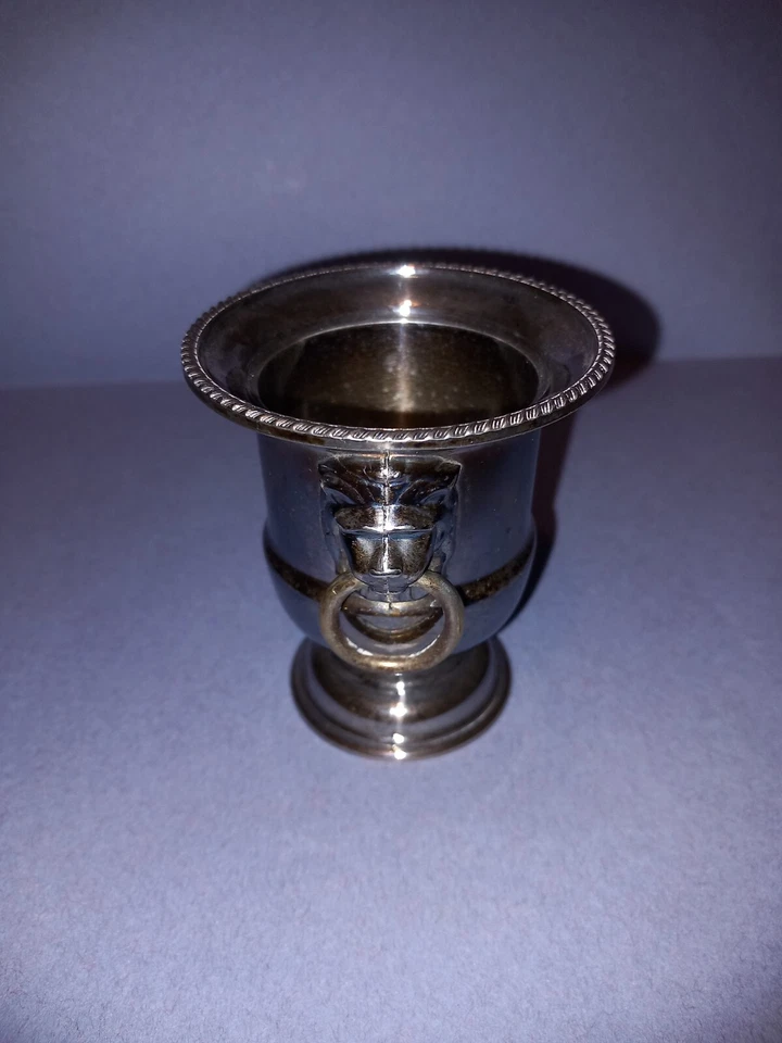 VINERS OF SHEFFIELD PLATEADO INGLATERRA. JARRÓN EN ARGENT DECO TËTE DE LION  Foto 1 de 4