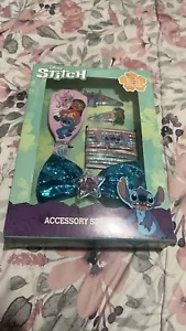 Disney Stitch Accessory Set Brush, Bow, Snap Clip, And Elástics. - Picture 1 of 6