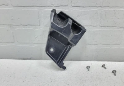 Soporte de soporte de esquina de montaje de parachoques izquierdo BMW X3 2004-2010 Reat OEM Foto 1 de 4