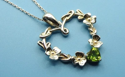 Heart Shaped Sterling Silver Peridot Pendant Necklace Michael Hilliiar Ireland Foto 1 de 4