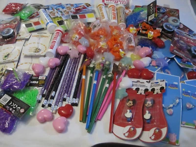 70-100 Teile Spielwaren Wurfmaterial  Mitgebsel Tombola Händlerpaket Restposten - Bild 1 von 4