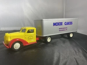 Ertl 1953 International Mckee Cakes Little Debbie Tractor Trailer 1:43 NIB - Picture 1 of 12