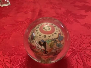 Bola globo de vidrio china vintage reverso pintura a mano con mariposas - Imagen 1 de 10