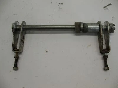 Suzuki GS300 GS 300 L 1982 eje de rueda trasera 64711-44400 Foto 1 de 4