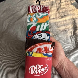 Dr Pepper Crush Yahoo 6 Pair CREW SOCKS Men Size 8-12 Bioworld NEW In Box - Picture 1 of 10