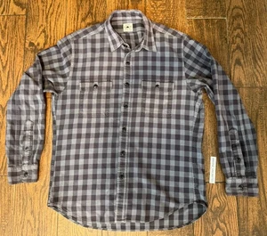 J. Crew Mid-Weight Buffalo Plaid Button Down Up Men’s Shirt - Size Medium - Picture 1 of 11