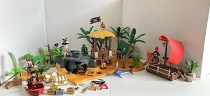 Playmobil 7718 Pirateninsel mit Vielen Figuren, Anleitung und Sehr Viel Zubehör - Bild 1 von 23