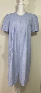 Vtg. Collette by Elaine Blue and White Print Nightgown Housecoat Sz. M R10-72 - Picture 1 of 4