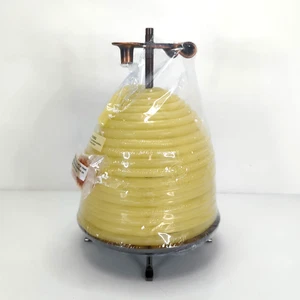 Candle By The Hour Bienenstockförmige aufgerollte Wachskerze mit Ständer mit Bienen Neu ohne Karton - Bild 1 von 14