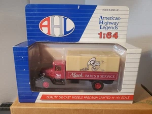 American Highway Legends Mack Parts & Service 1935 Mack BM Truck 1:64 Hartoy AHL - Foto 1 di 6