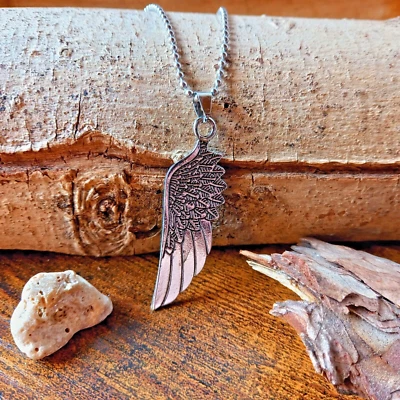 Kugelkette mit auffälligem Flügel-Anhänger – Statement-Halskette (90) - Bild 1 von 4