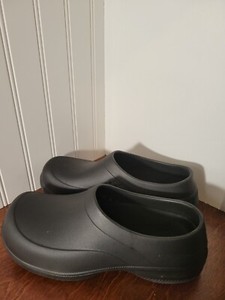 tredsafe crocs