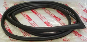 SUBARU BRUMBY UTE PICK UP 1800 LEONE MY SER FRONT WINDSCREEN RUBBER - Picture 1 of 1