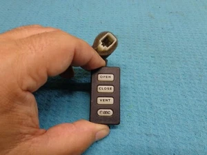 INTERRUPTOR DE TECHO CORREDIZO ELÉCTRICO DE 4 BOTONES ASC AFTERMARKET K-49X8-0031-BXXX - Imagen 1 de 7