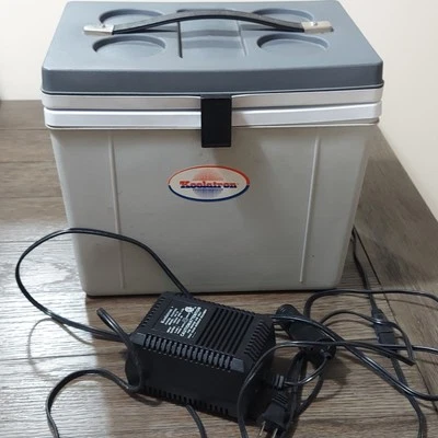 Koolatron Vintage Traveler con adaptador de CA - Probado y calienta/enfría Foto 1 de 4