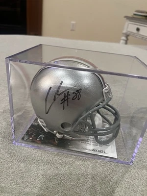 Mini capacete autografado assinado por Chris Beenie Wells com inscrição de certificado de autenticidade #28 - Imagem 1 de 4